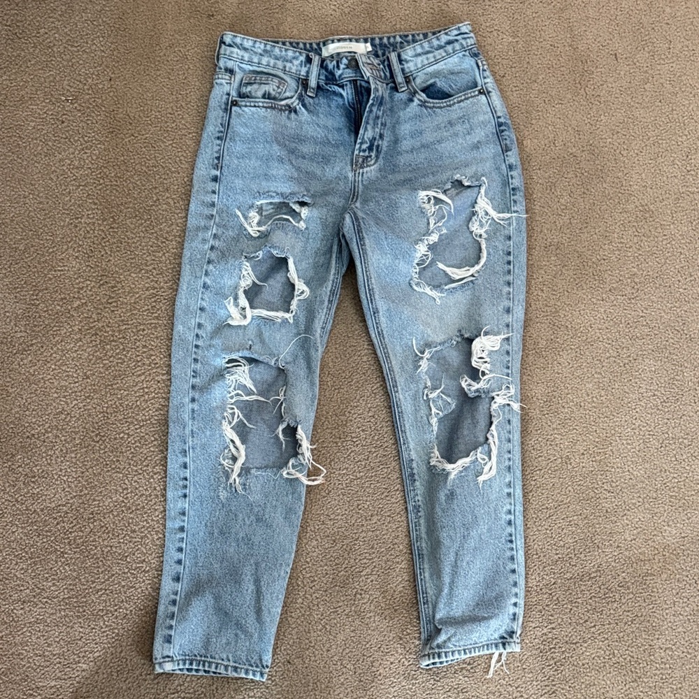 Stylish Distressed Light Blue Women's Cropped Jeans